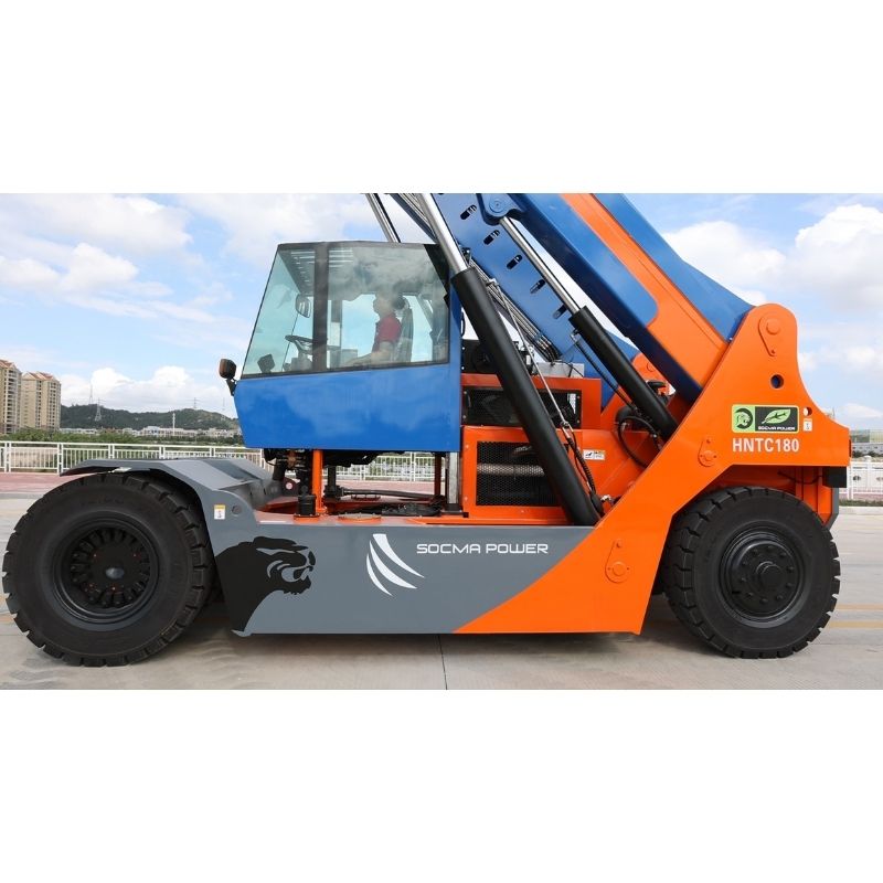 Chariot télescopique SOCMA HNTC-180 de 18 tonnes pour la manutention de conteneurs
